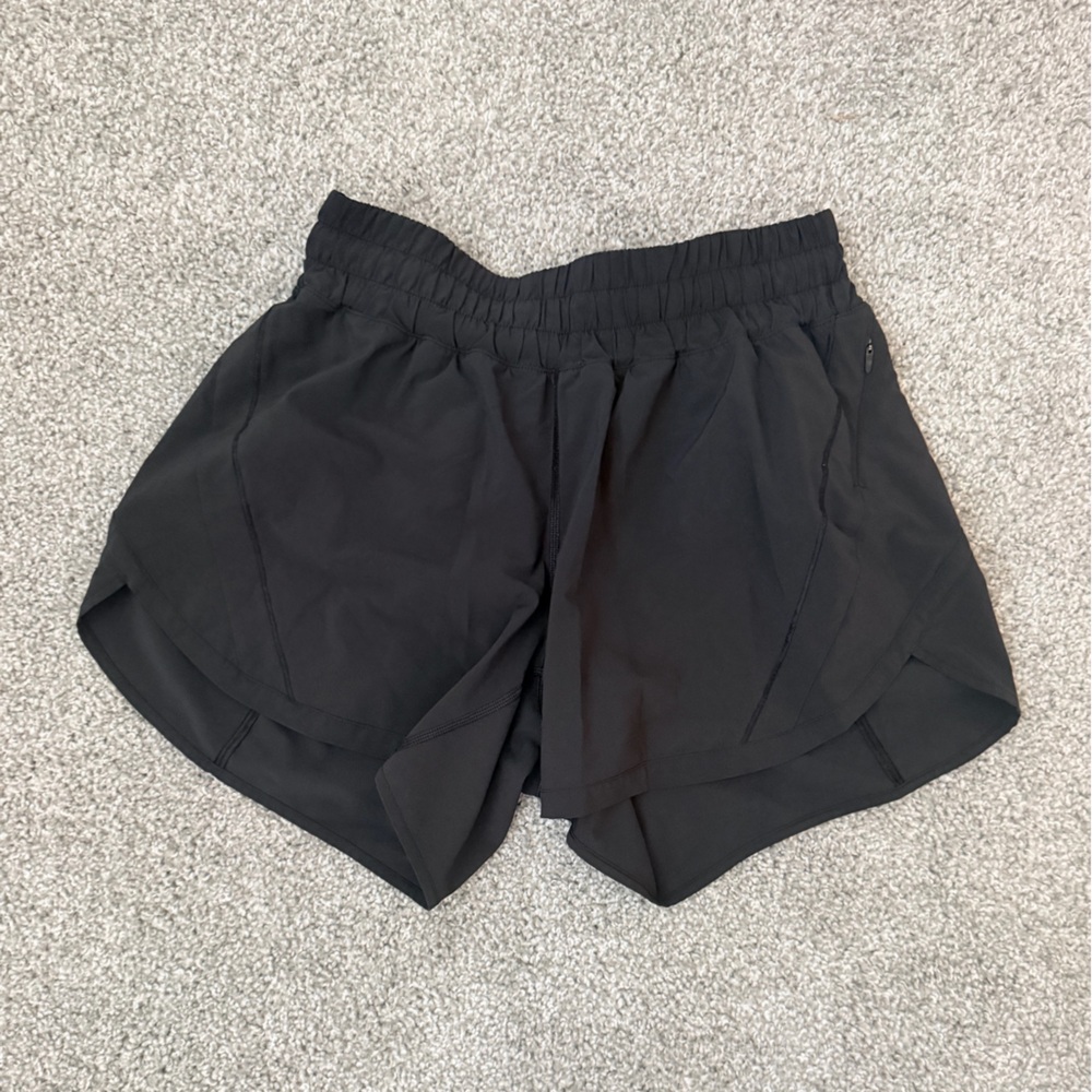 Lululemon - Black Women's Athletic Shorts